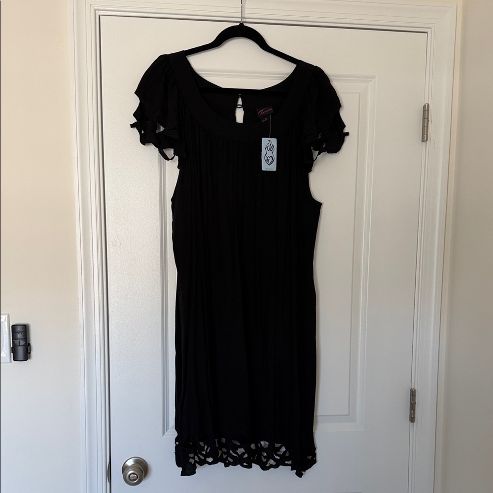 NWT Torrid Black Women’s Short Sleeve Dress with Laser-Cut Hem